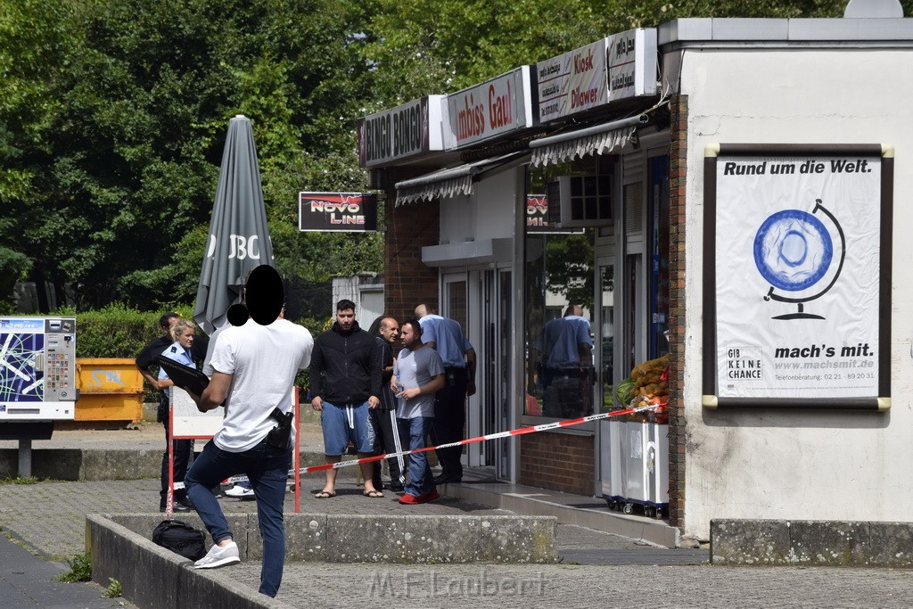 Schiesserei Koeln Ostheim Gernsheimerstr P19.JPG - Miklos Laubert